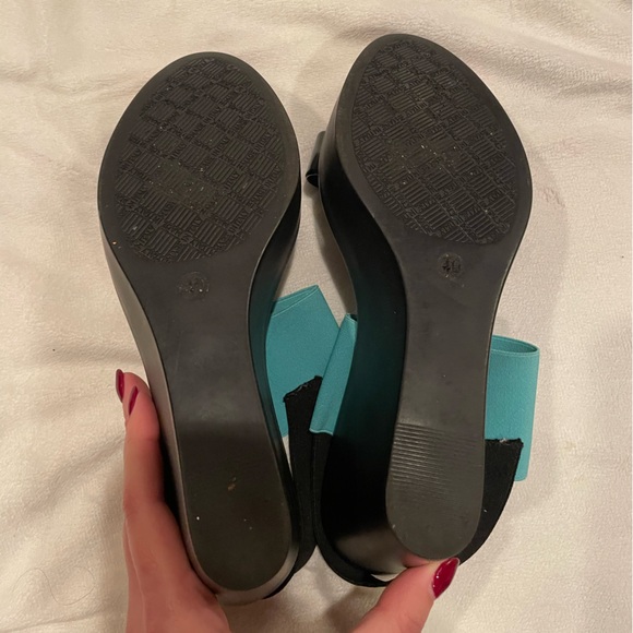 Charles David black platform wedges with teal strap - Picture 5 of 5